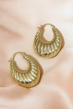 Load image into Gallery viewer, Ribbed Teardrop Crescent Earrings