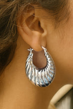 Load image into Gallery viewer, Ribbed Teardrop Crescent Earrings
