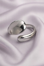 Load image into Gallery viewer, WAVE RING
