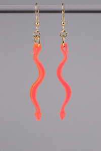 Small Boa Earrings - Neon Pink