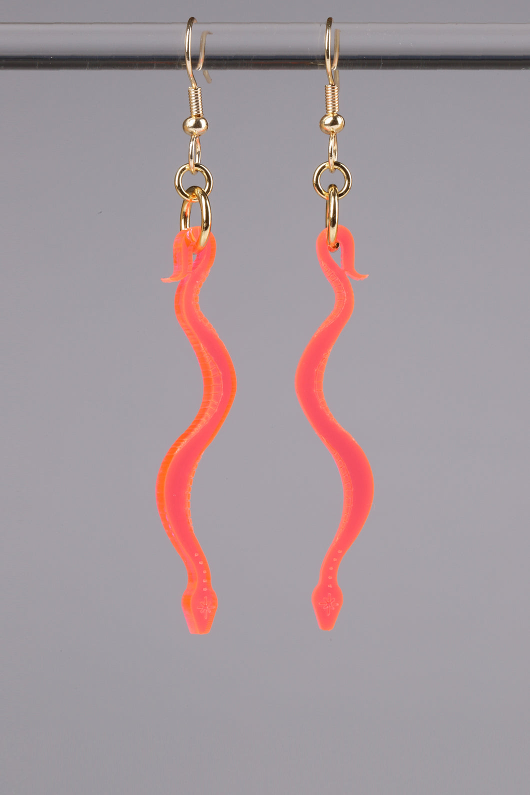 Small Boa Earrings - Neon Pink
